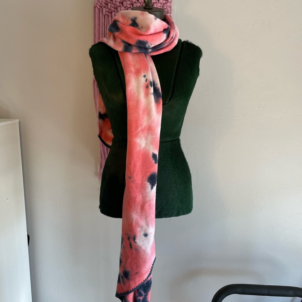 Scarf with tie dye